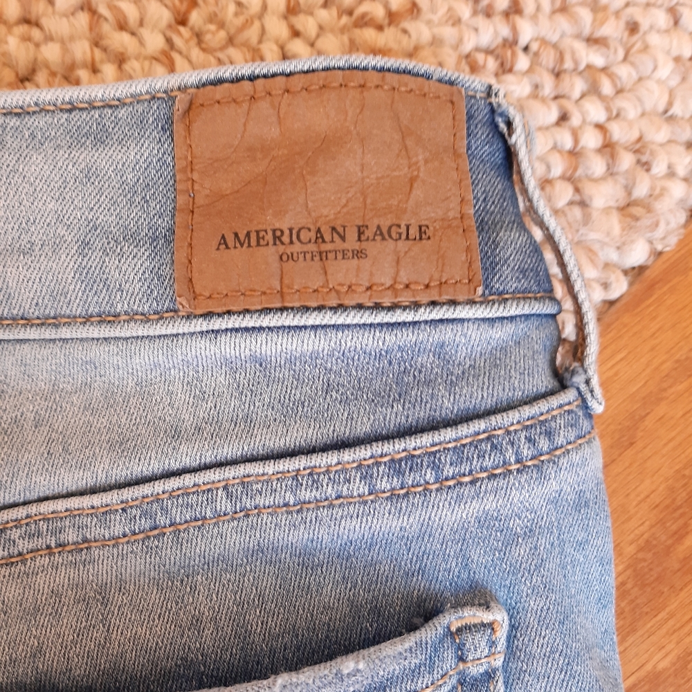 American Eagle Distressed Shortie Shorts size 4 - Picture 12 of 16